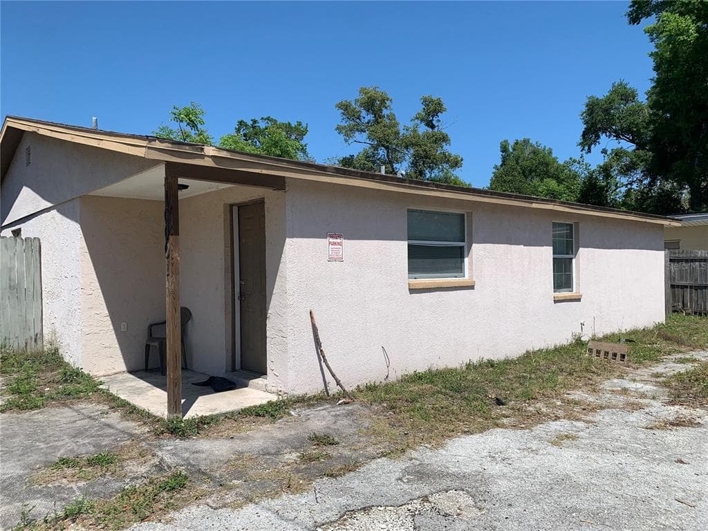 10001 N ANNETTE AVENUE TAMPA, FL 33612