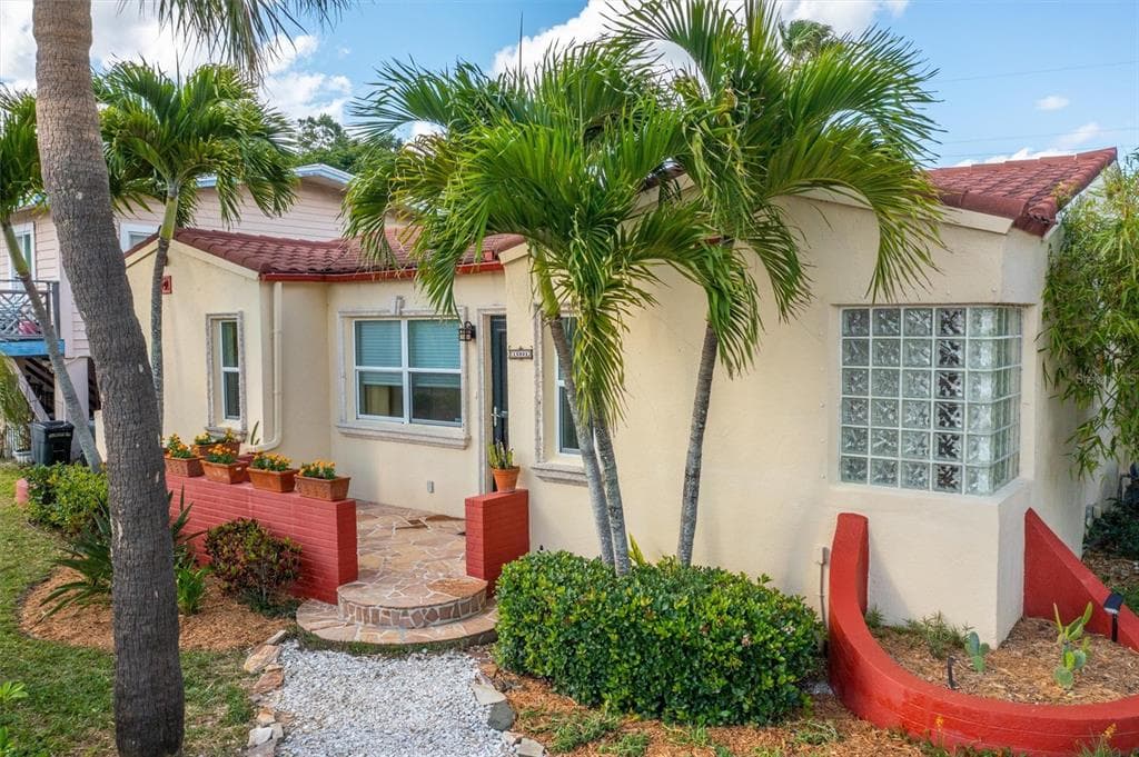 15801 GULF BOULEVARD REDINGTON BEACH, FL 33708