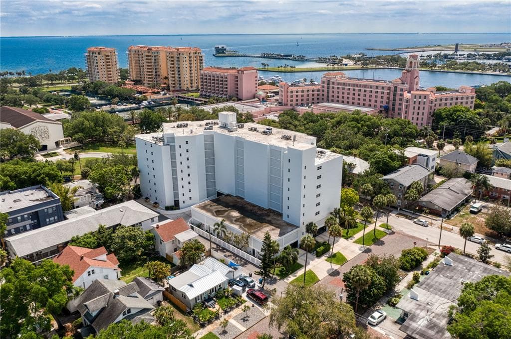700 BEACH DRIVE NE UNIT 802 ST PETERSBURG, FL 33701