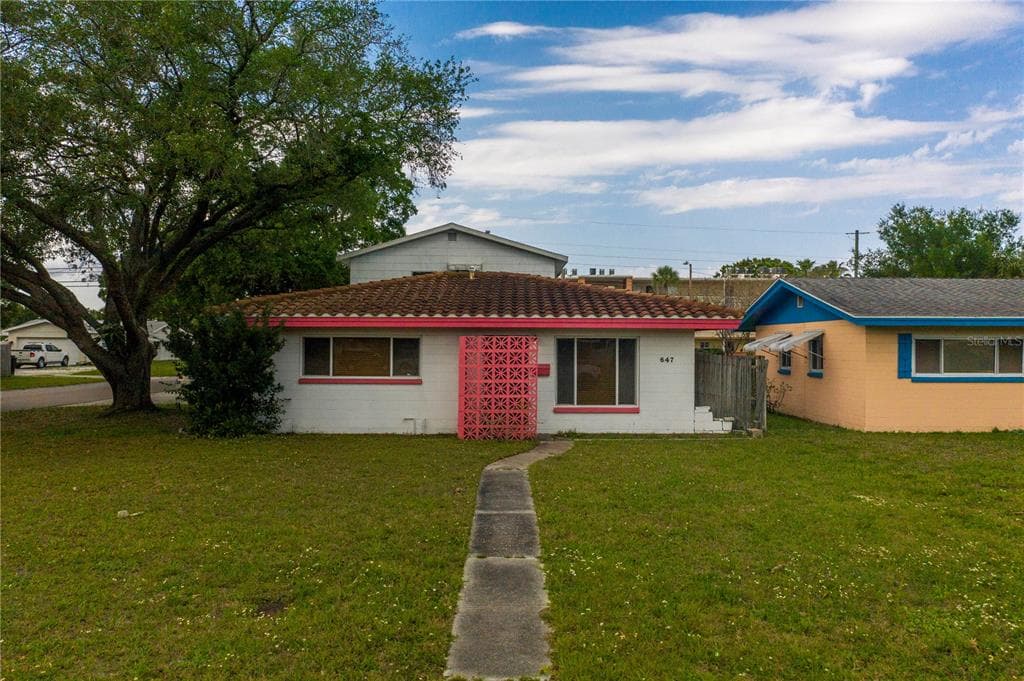 647 75TH AVENUE N ST PETERSBURG, FL 33702