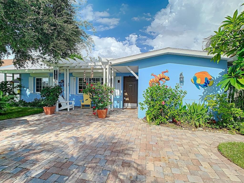 15805 2ND STREET E REDINGTON BEACH, FL 33708