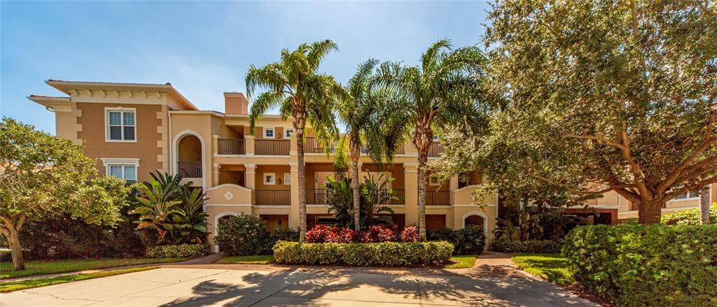 6 ACADEMY WAY S UNIT 233 ST PETERSBURG, FL 33711