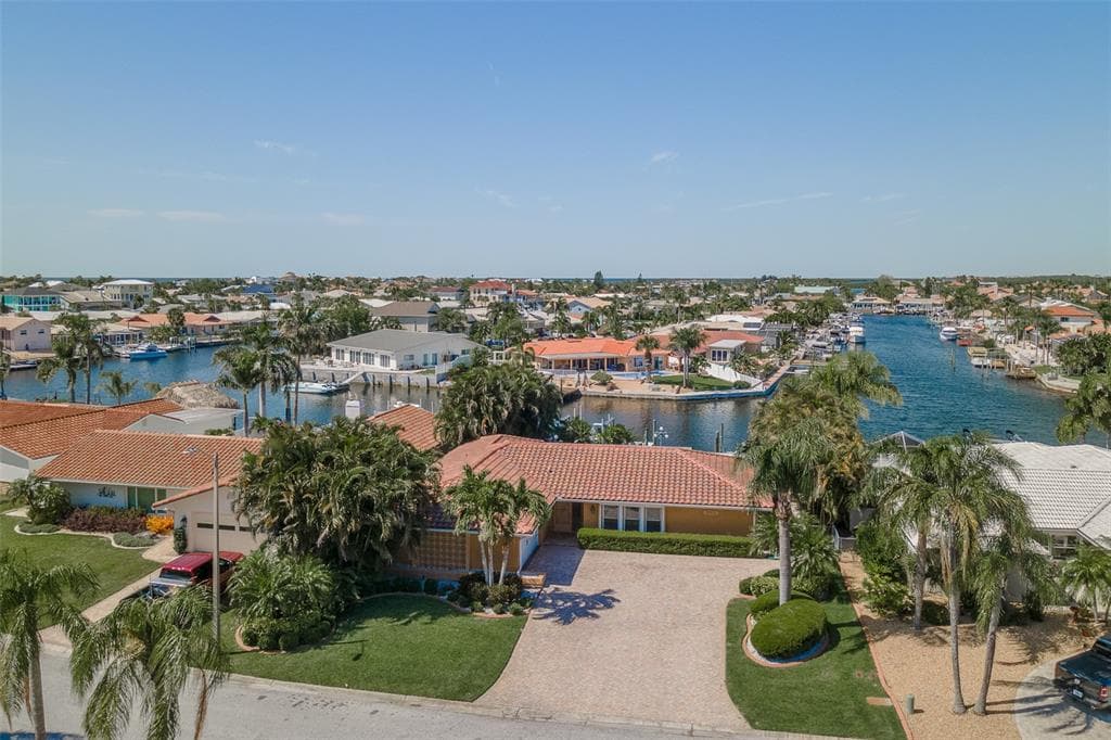 4913 GALLEON COURT