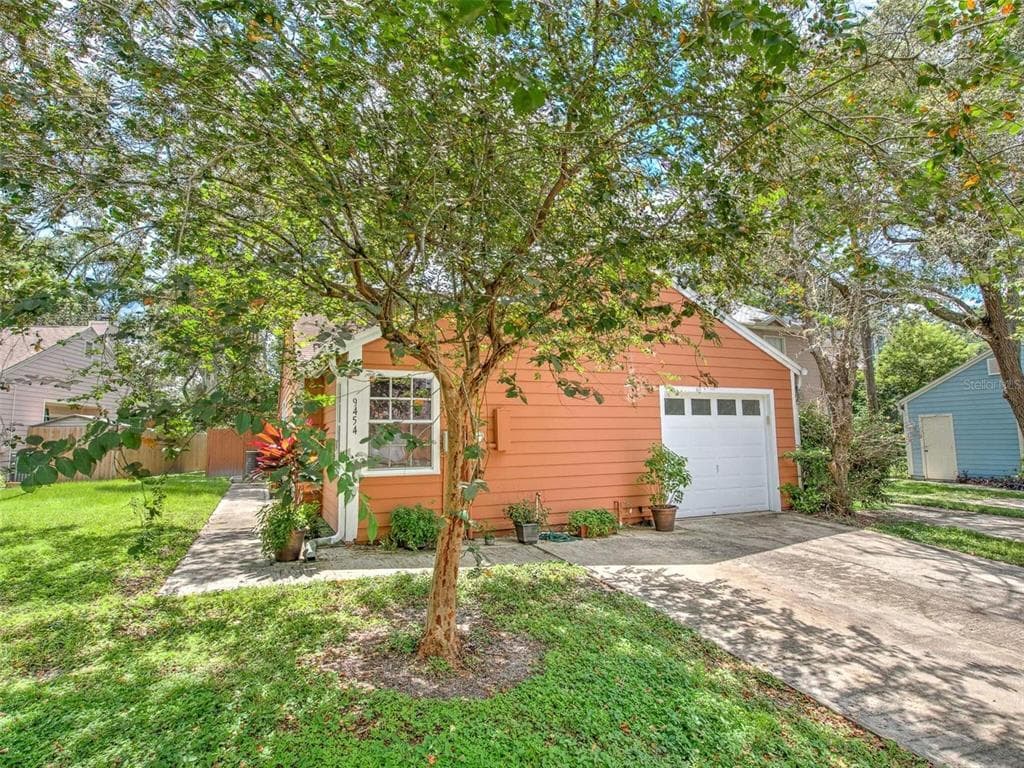 9454 FOREST HILLS CIRCLE