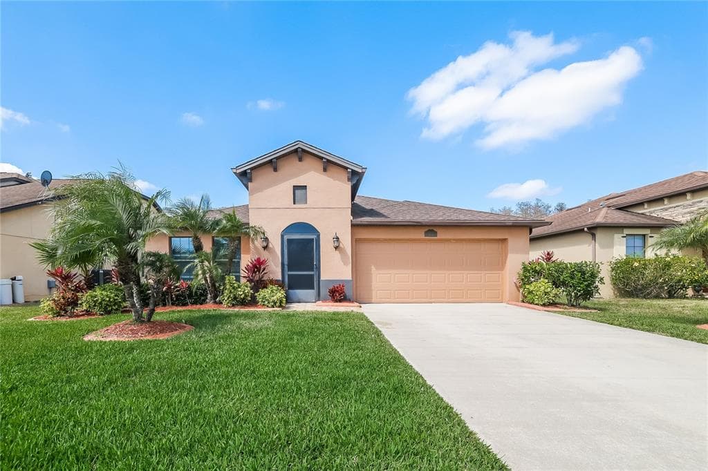 2721 EAGLE CLIFF DRIVE KISSIMMEE, FL 34746