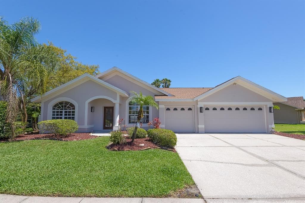 3923 YELLOW FINCH LANE LUTZ, FL 33558