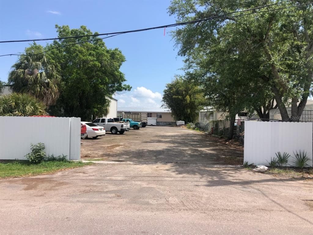 4413 N CLARK AVENUE TAMPA, FL 33614