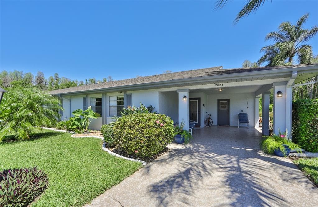 2024 HEATHFIELD CIRCLE UNIT 155 SUN CITY CENTER, FL 33573