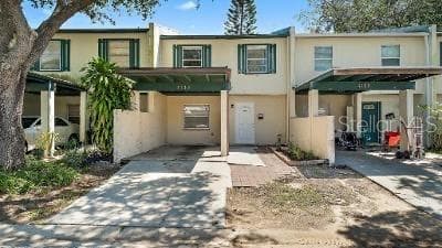 5135 TENNIS COURT CIRCLE TAMPA, FL 33617