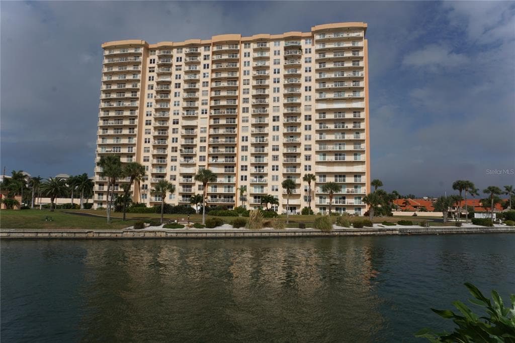 4900 BRITTANY DRIVE S UNIT 1211 ST PETERSBURG, FL 33715