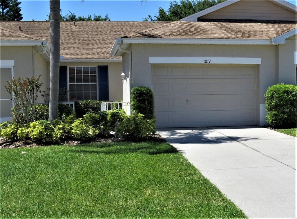 1019 RADISON LAKE COURT UNIT 67 SUN CITY CENTER, FL 33573