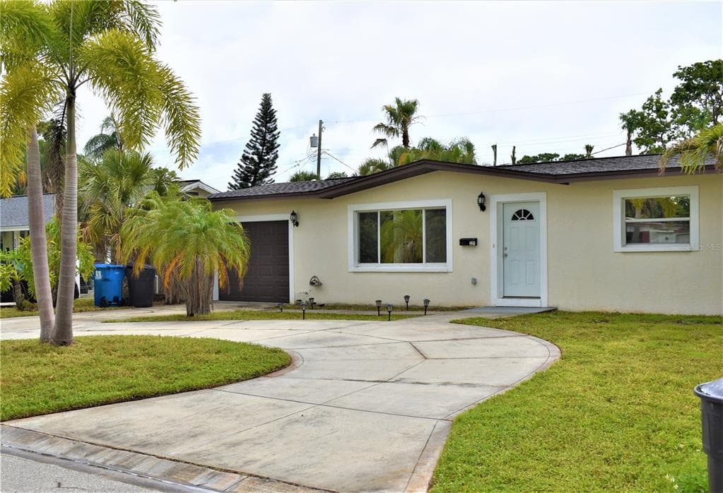221 85TH AVENUE N ST PETERSBURG, FL 33702