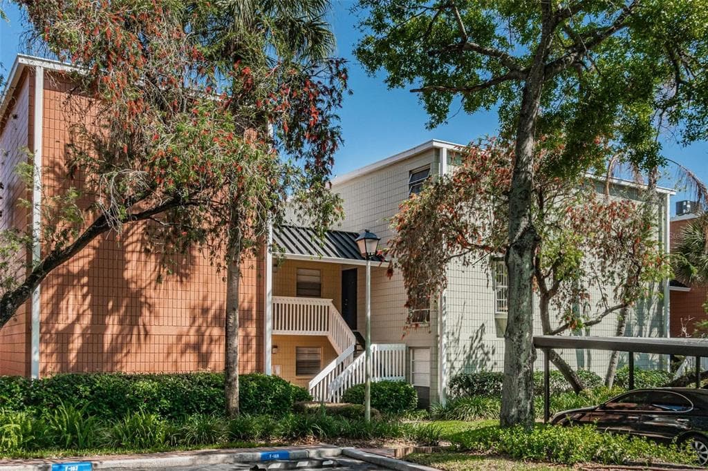 2424 W TAMPA BAY BOULEVARD UNIT F207 TAMPA, FL 33607
