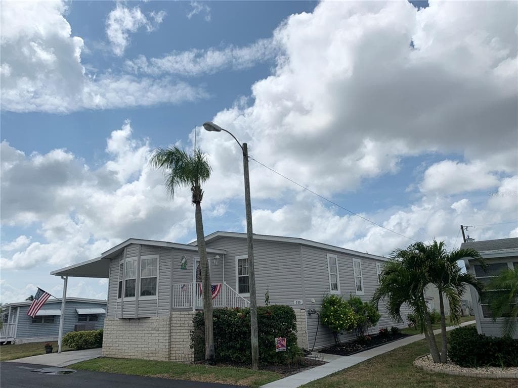 118 MOUNT ISLE AVENUE NE UNIT 73 ST PETERSBURG, FL 33702