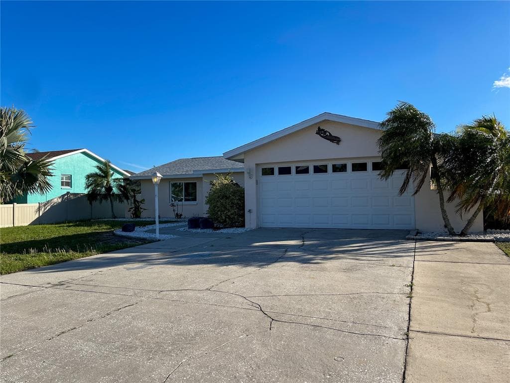 1018 SPINDLE PALM WAY APOLLO BEACH, FL 33572