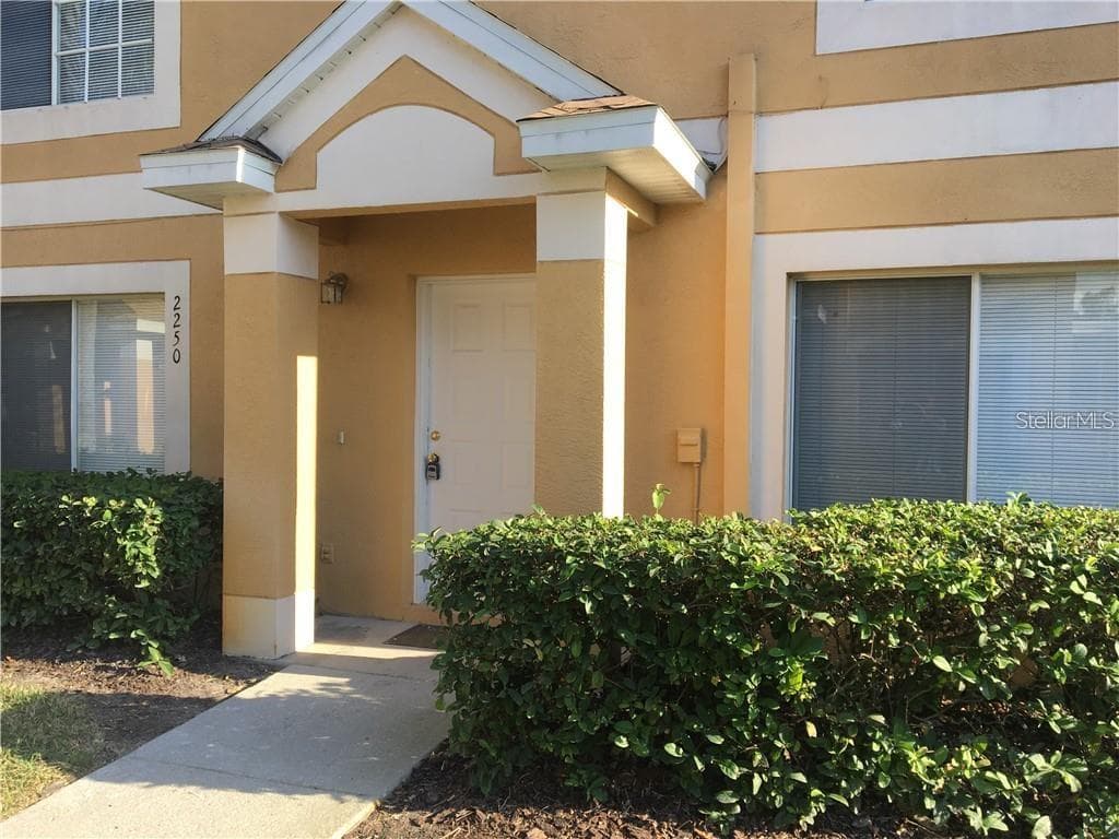2250 FLUORSHIRE DR BRANDON, FL 33511