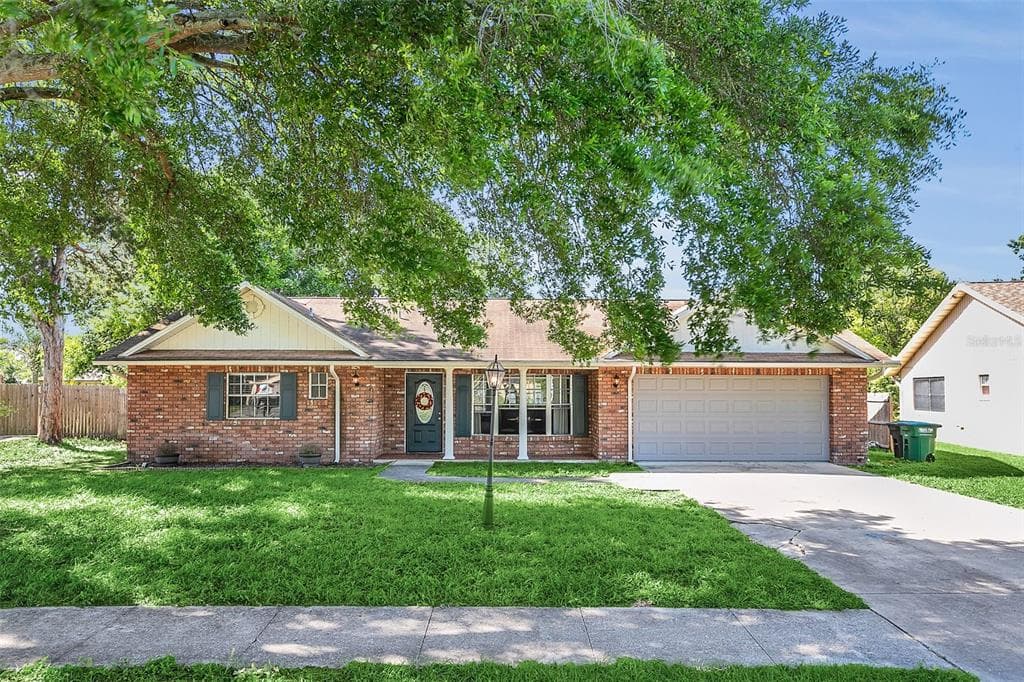1040 ADIRONDACK STREET DELTONA, FL 32725