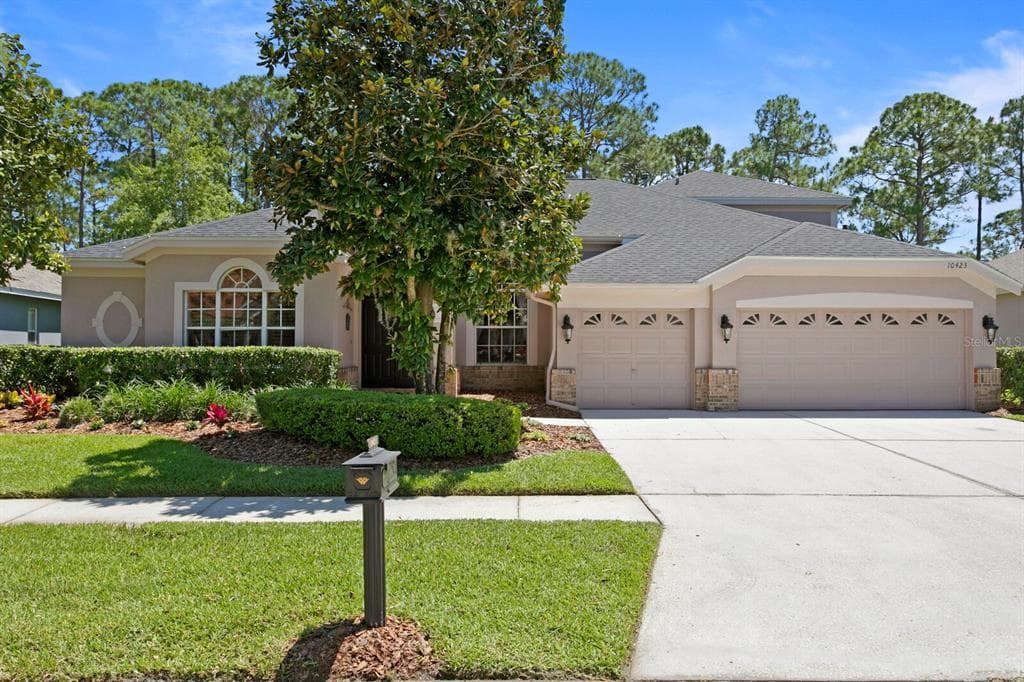10423 GREENHEDGES DRIVE TAMPA, FL 33626