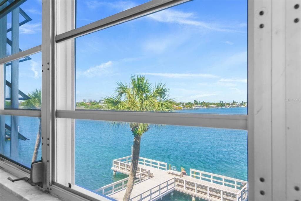 5555 GULF BOULEVARD UNIT 315 ST PETE BEACH, FL 33706