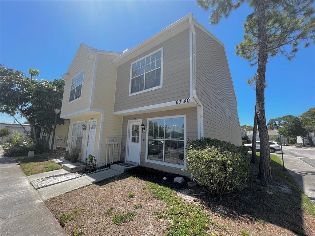 6740 121ST AVENUE N UNIT 6 LARGO, FL 33773