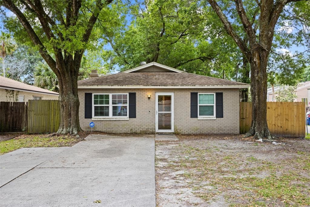 4709 SERENA DRIVE TAMPA, FL 33617