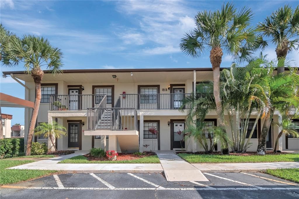 2400 WINDING CREEK BOULEVARD UNIT 18B-202 CLEARWATER, FL 33761