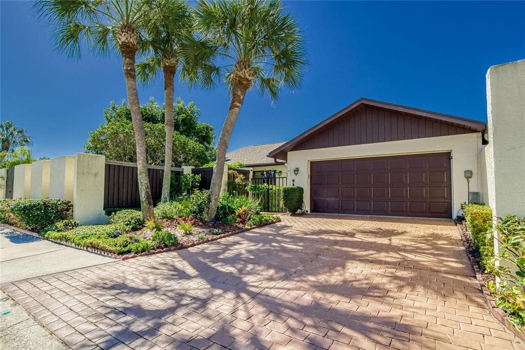 13505 AVISTA DRIVE TAMPA, FL 33624