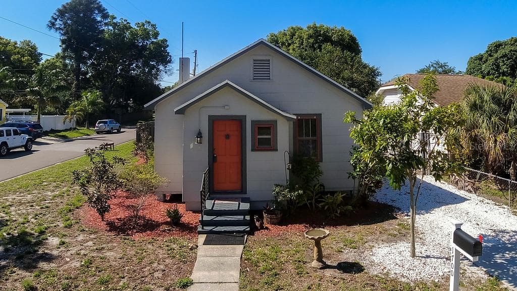 1700 27TH AVENUE N ST PETERSBURG, FL 33713