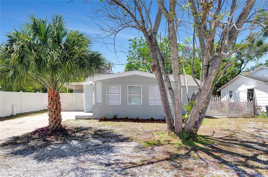 10006 N PAWNEE AVENUE TAMPA, FL 33617