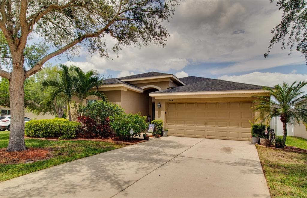 904 PARKER DEN DRIVE RUSKIN, FL 33570