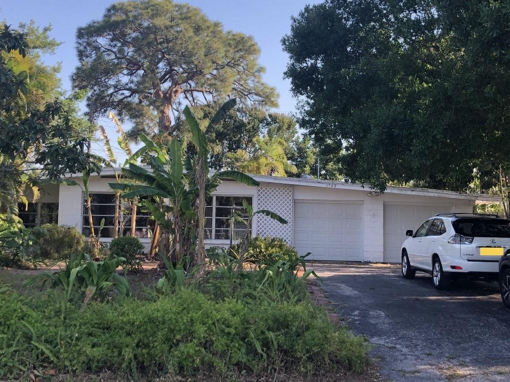 1742 JOYCE STREET SARASOTA, FL 34231