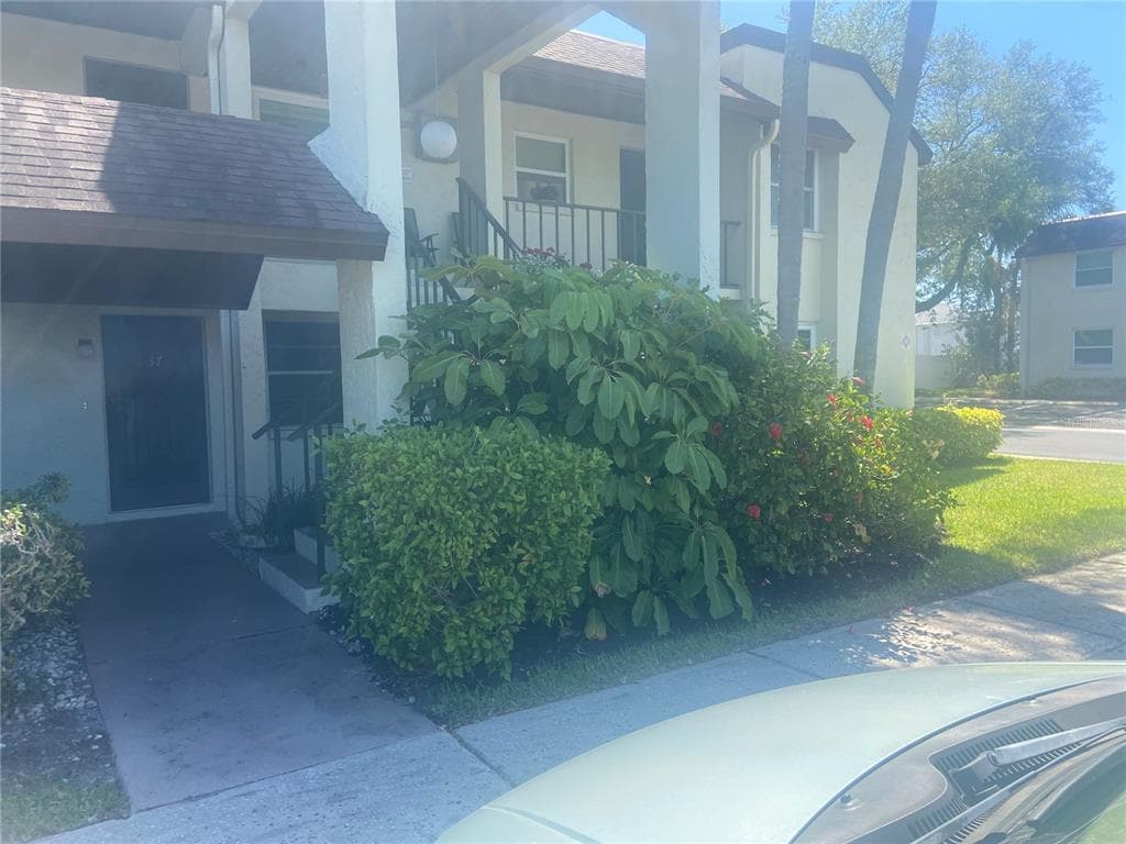 1100 E BAY DRIVE UNIT 36 LARGO, FL 33770