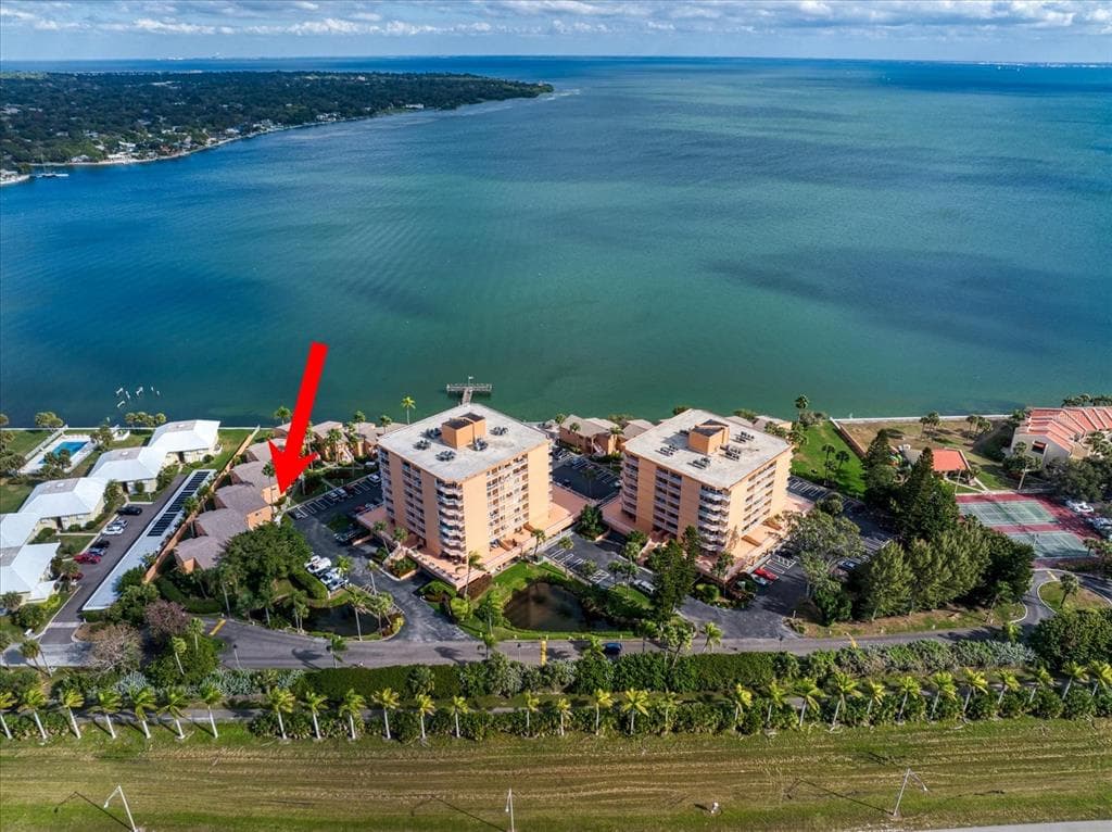 7400 SUNSHINE SKYWAY LANE S UNIT 107 ST PETERSBURG, FL 33711