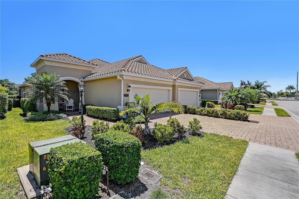 6913 VISTA BELLA DRIVE BRADENTON, FL 34209