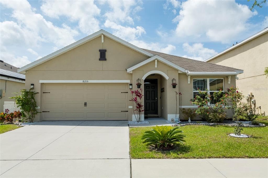 8215 BILSTON VILLAGE LANE GIBSONTON, FL 33534