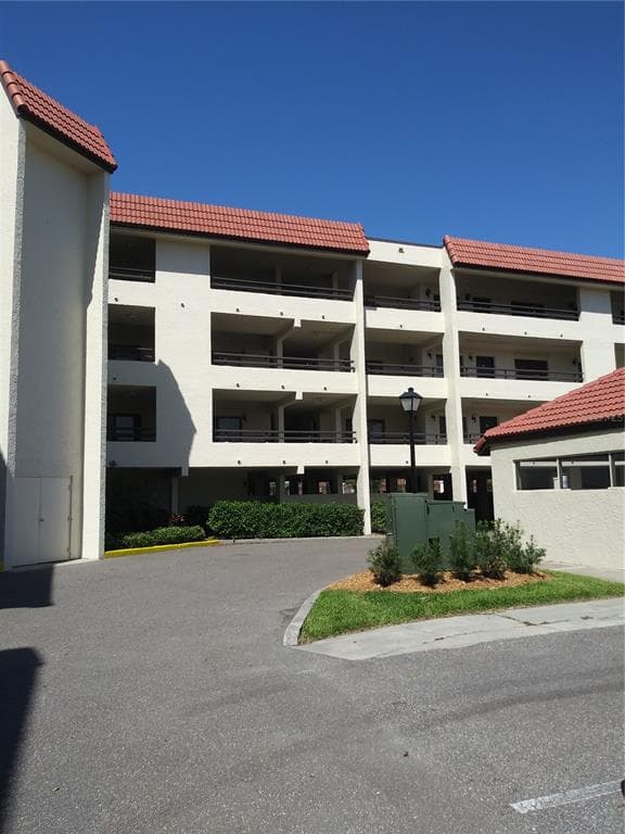 106 1ST STREET E UNIT 213 TIERRA VERDE, FL 33715