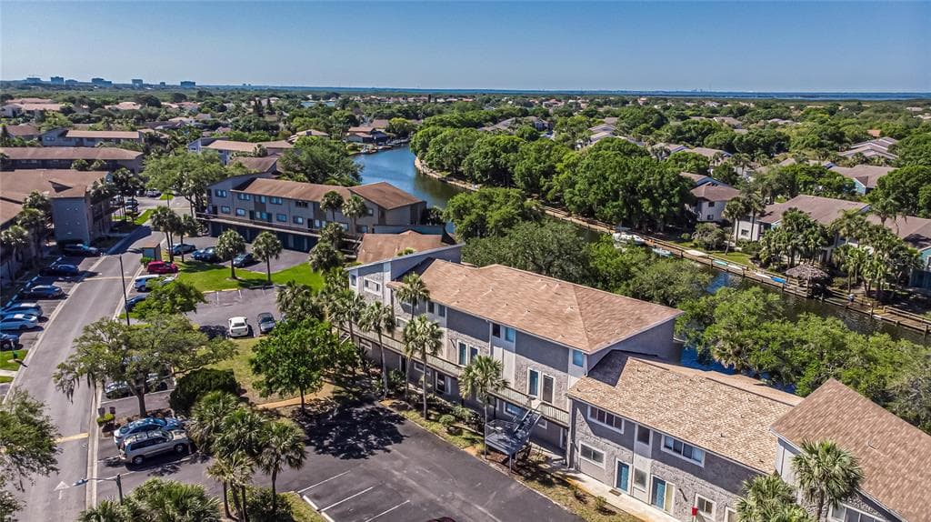 6301 NEWTOWN CIRCLE UNIT 1B5 TAMPA, FL 33615