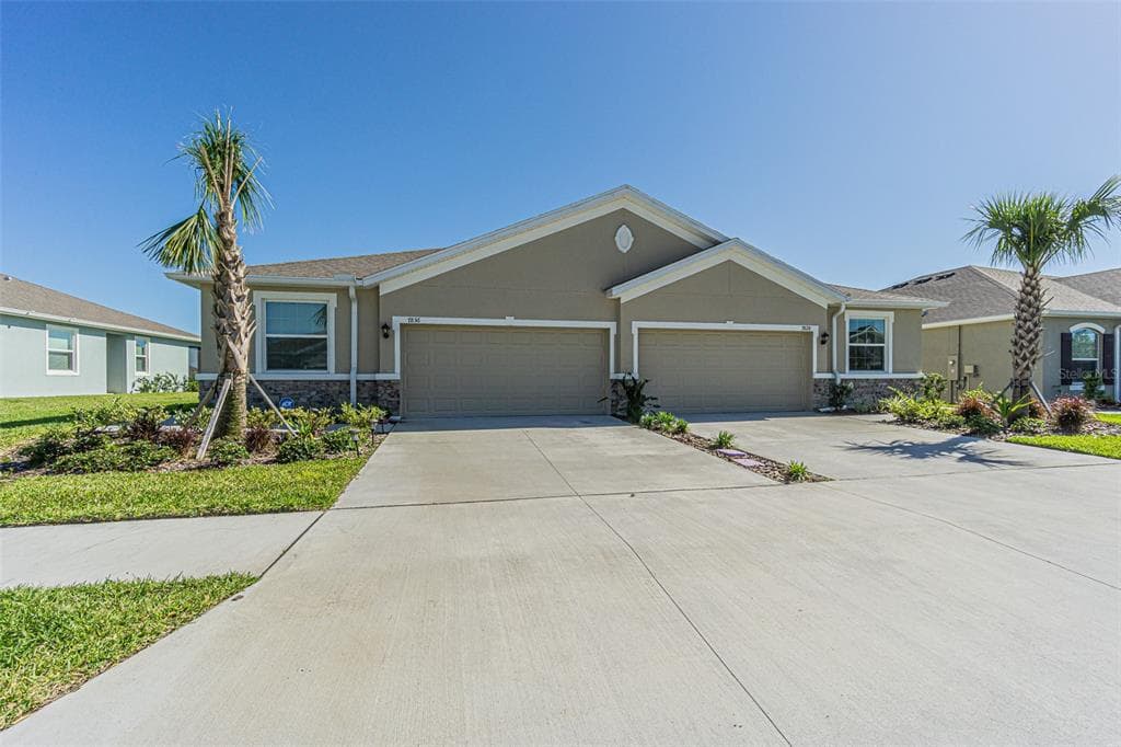 7836 STONEBROOK CIRCLE WESLEY CHAPEL, FL 33545
