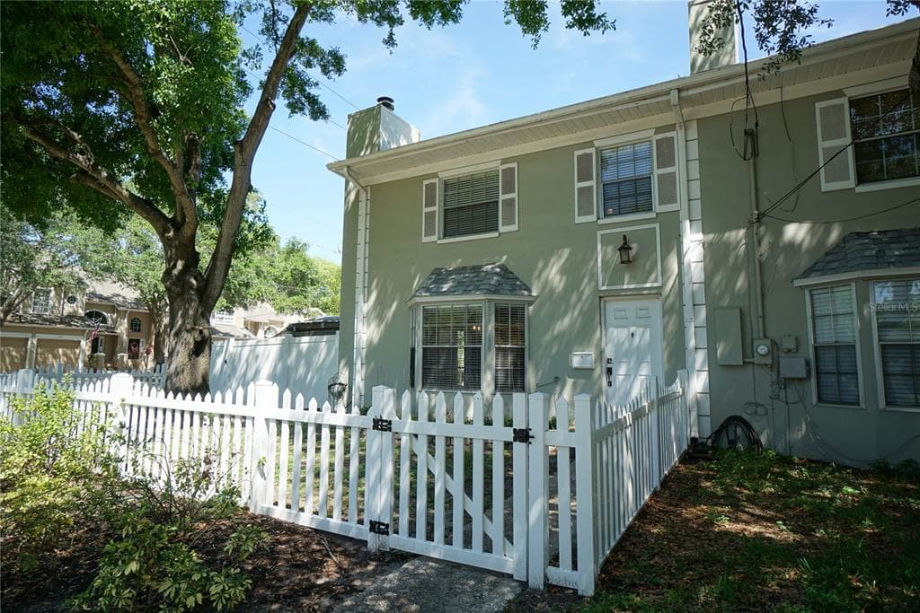3323 W SWANN AVENUE TAMPA, FL 33609