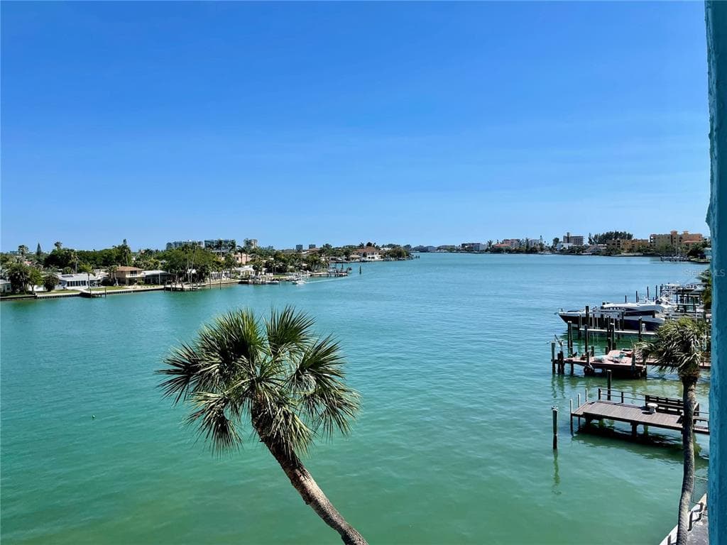 285 107TH AVENUE UNIT 409 TREASURE ISLAND, FL 33706
