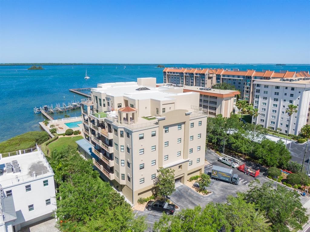 600 EDGEWATER DRIVE UNIT 202 DUNEDIN, FL 34698