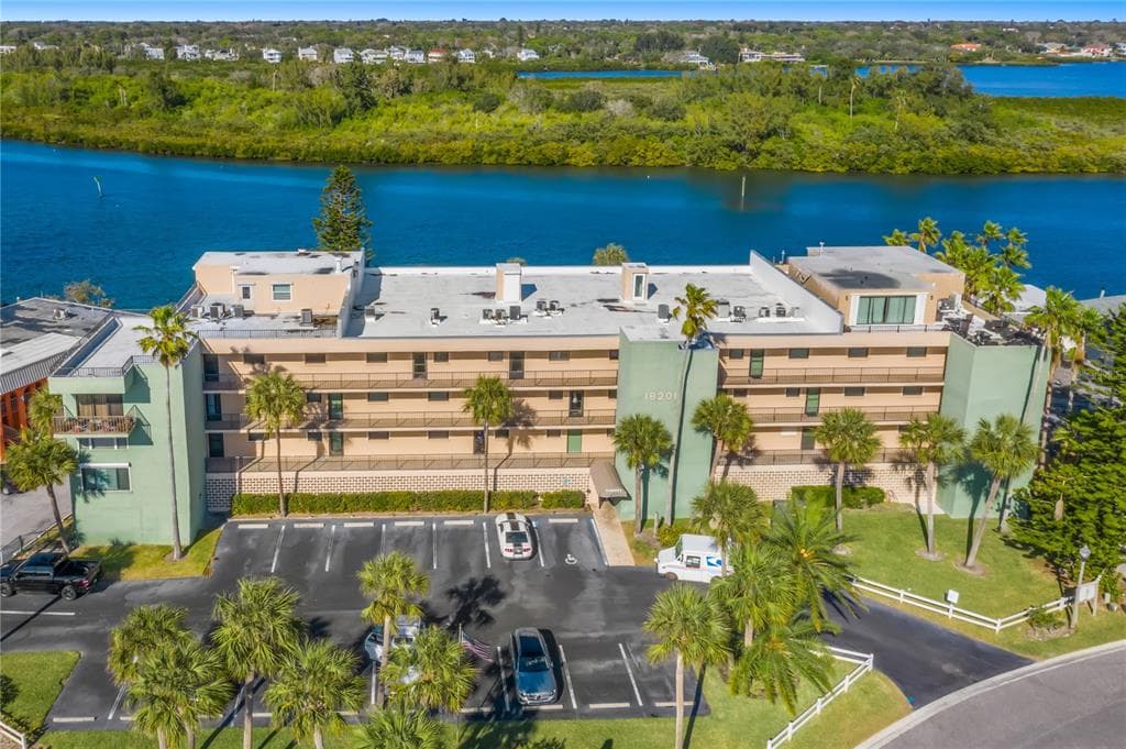 18201 GULF BOULEVARD UNIT 205 REDINGTON SHORES, FL 33708