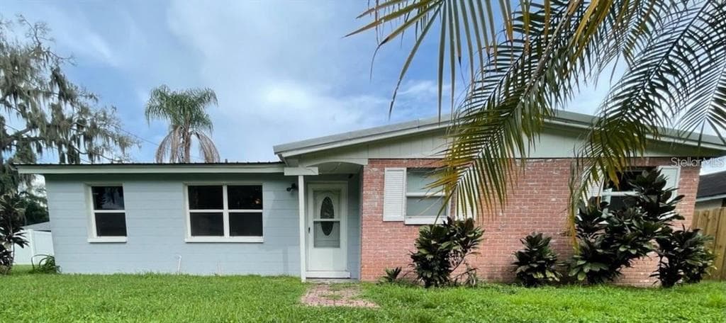 5205 LEMON AVENUE SEFFNER, FL 33584