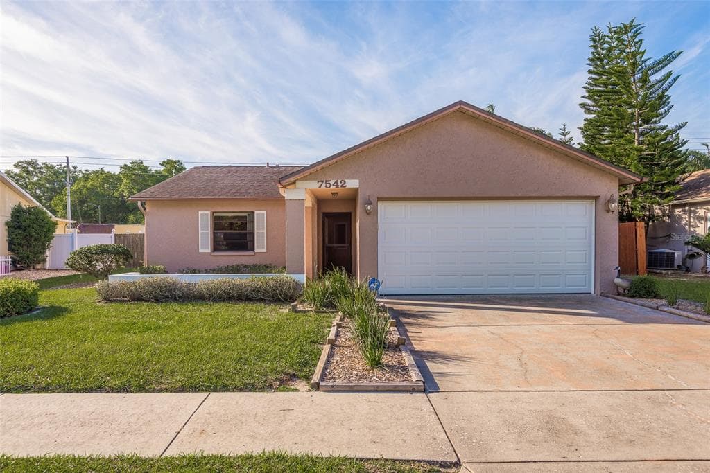 7542 RIVERDALE DRIVE NEW PORT RICHEY, FL 34653