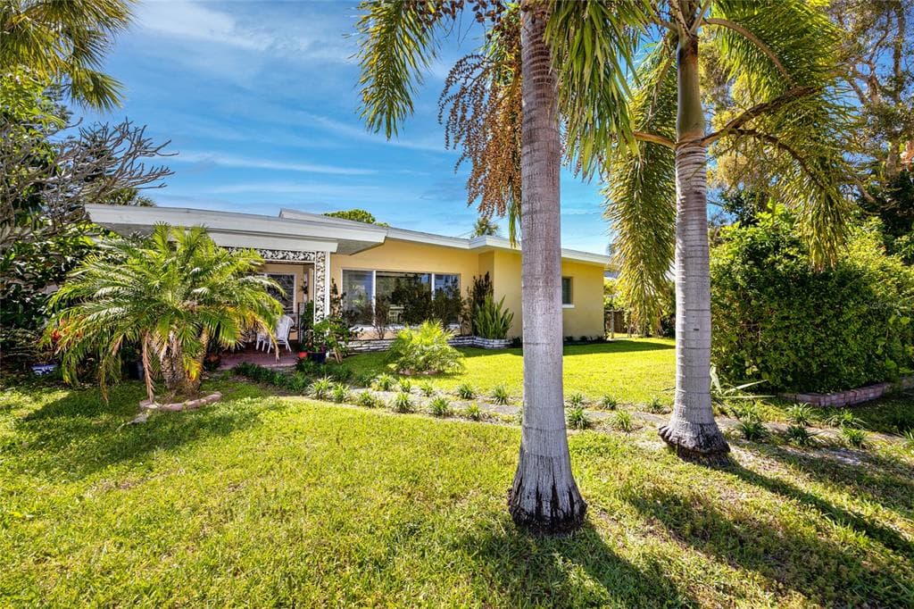 8300 BOCA CIEGA DRIVE ST PETE BEACH, FL 33706