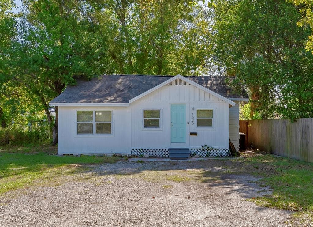 1626 39TH STREET S ST PETERSBURG, FL 33711