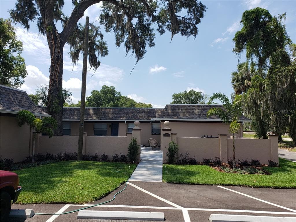 107 W CLAY AVENUE BRANDON, FL 33510
