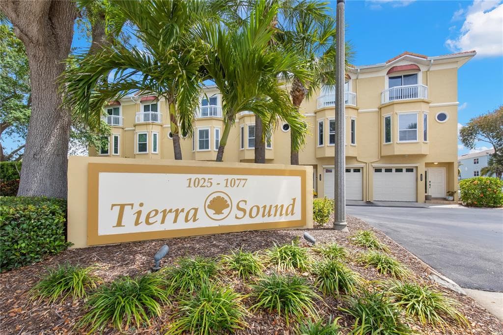 1051 PINELLAS BAYWAY TIERRA VERDE, FL 33715