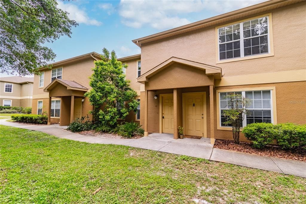 36138 LAKE CHASE BOULEVARD UNIT 204 ZEPHYRHILLS, FL 33541