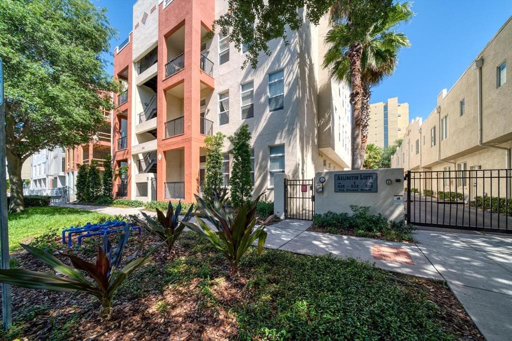 535 4TH AVENUE S UNIT 8
